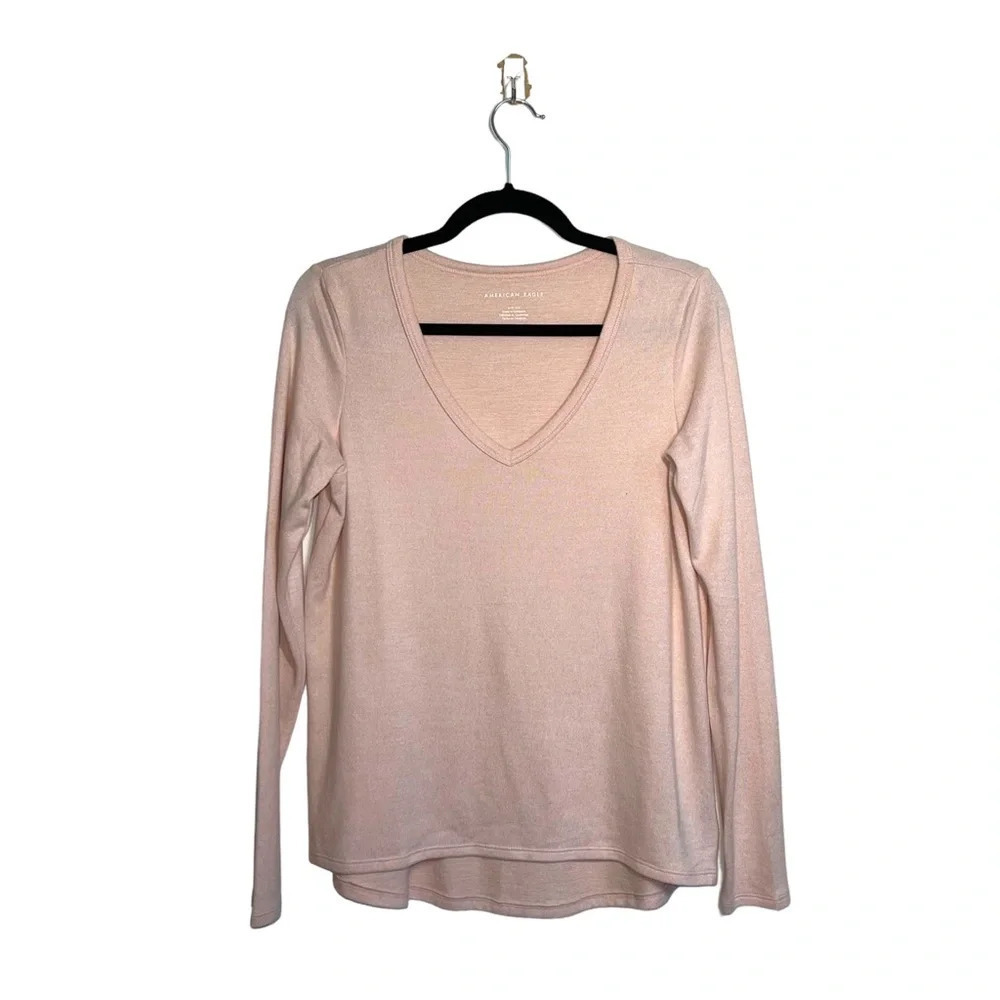 American Eagle Light Pink V-neck Long Sleeve Plush Tee Small Women’s